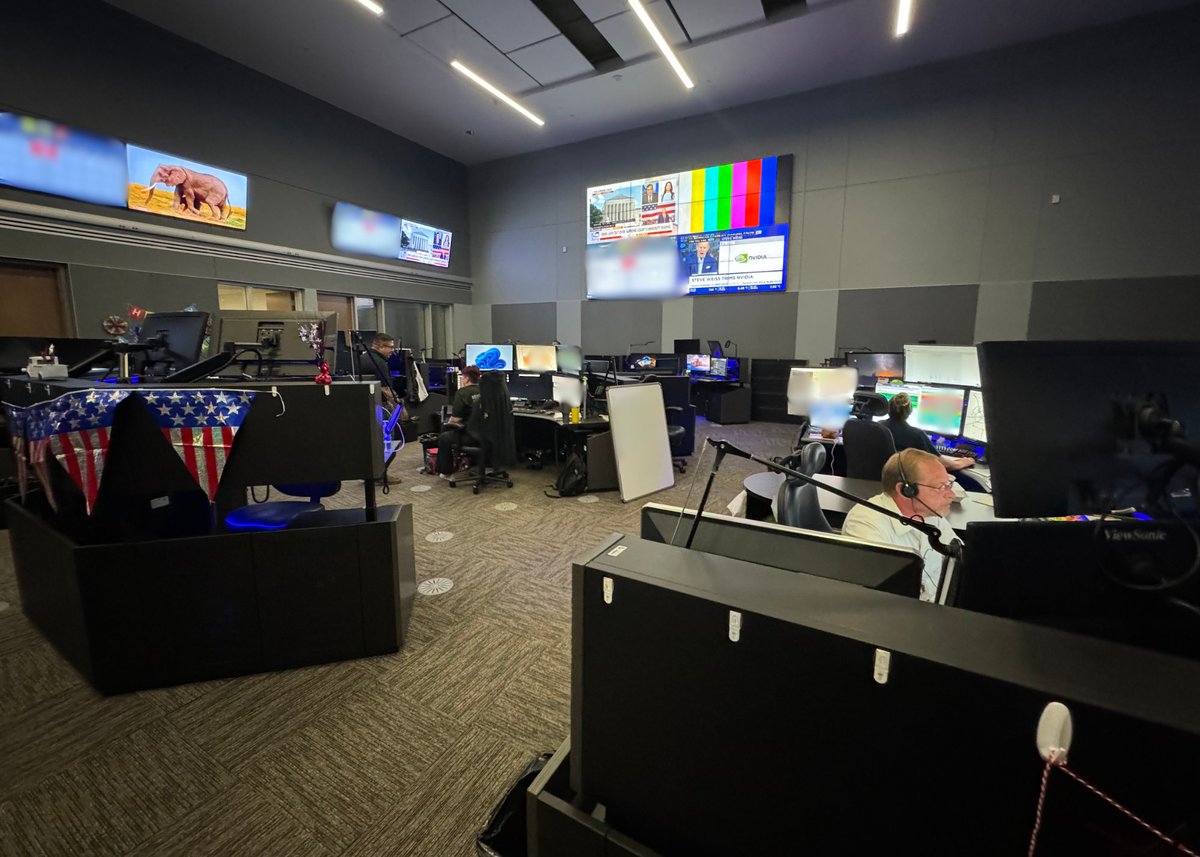 JaieAvila's tweet photo. Bexar County Public Safety Comm Center operating a fireworks hotline from July 1st-5th. To report unsafe or illegal use of fireworks in the county area (210) 335-FIRE. To report injuries or fire by fireworks call 911. https://t.co/9umDuinxU9