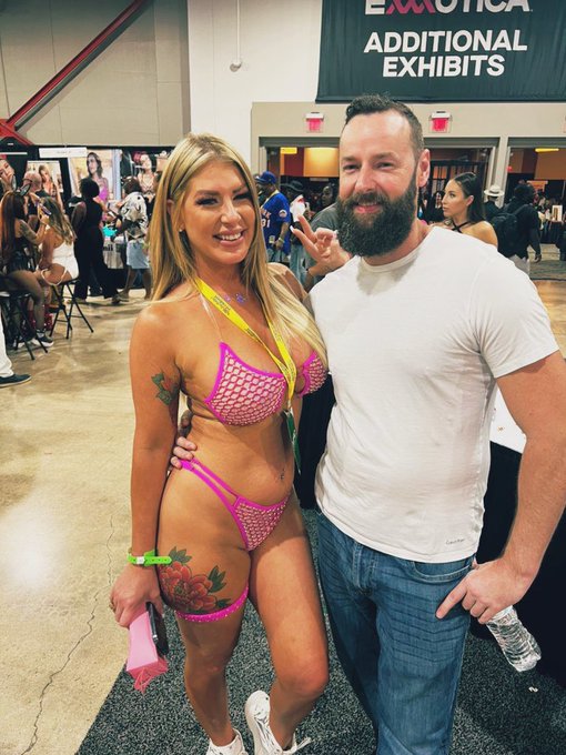 Was an absolute pleasure meeting @LollyDamesXXX maybe you&rsquo;ll see us in a future vid. Stay tuned to find<a class="tags" href="/tag/lollydamesxxx">@lollydamesxxx</a><a href="/tag/onlyfans"class="tags"><span>#onlyfans</span></a><a href="/tag/sellingcontent"class="tags"><span>#sellingcontent</span></a><a href="/tag/girlsdoporn"class="tags"><span>#girlsdoporn</span></a>