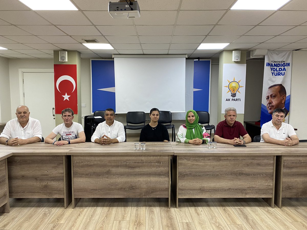yunusercan39's tweet photo. İl yönetim kurulumuz ile haftalık olağan toplantımızı gerçekleştirdik. 🌟
Hayırlara vesile olsun inşallah.🤲🏻
@erkankandemir 
@halisdalkilic 
@sabancopuroglu https://t.co/zXfGmykTaX