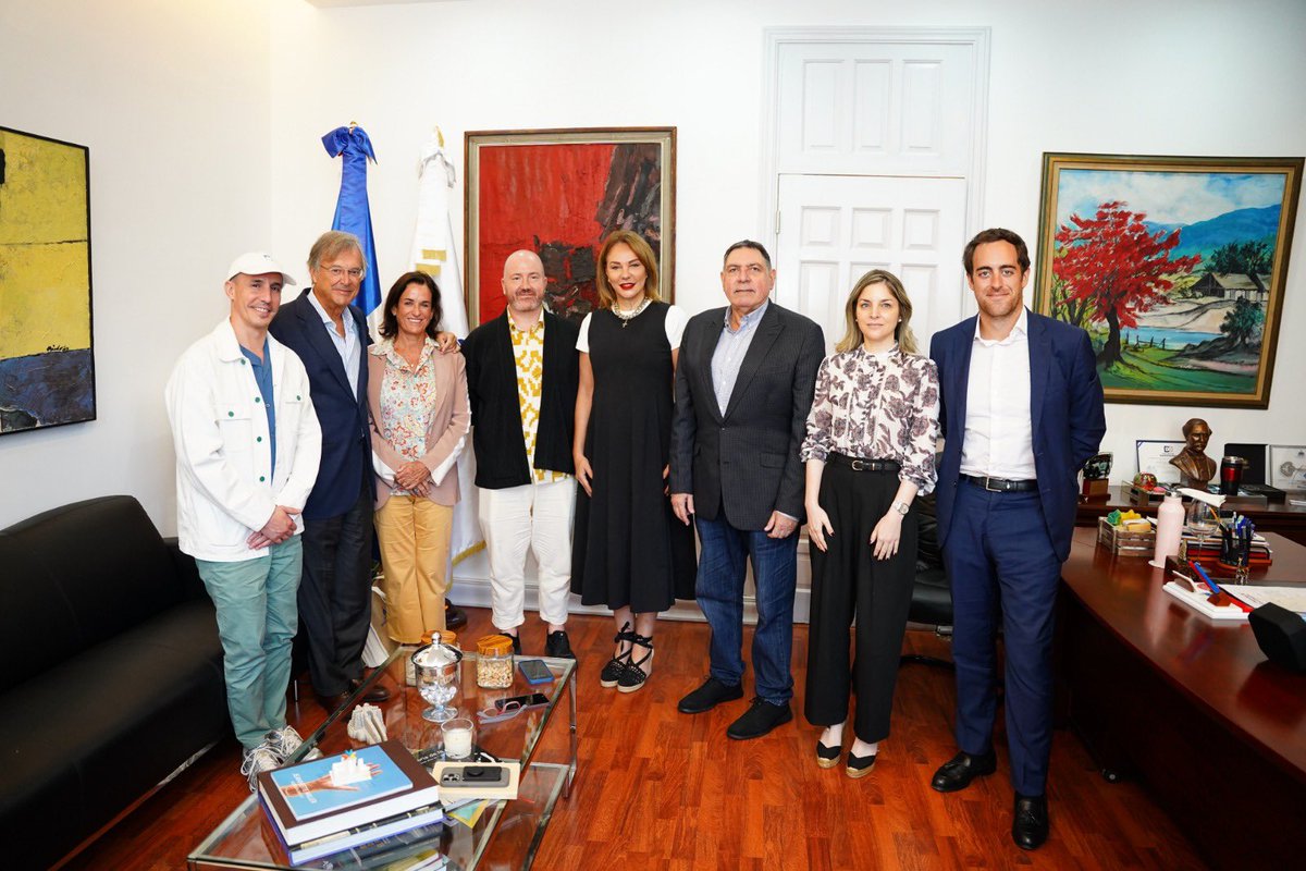 Nuestra ministra, <a href="/MilagrosGermanO/">Milagros German</a>, y Manuel Segade, director del Museo Nacional Centro de Arte Reina Sofía, sostuvieron un encuentro para conversar sobre mecanismos de cooperación para fortalecer la presencia de artistas dominicanos en este prestigioso museo español.+
