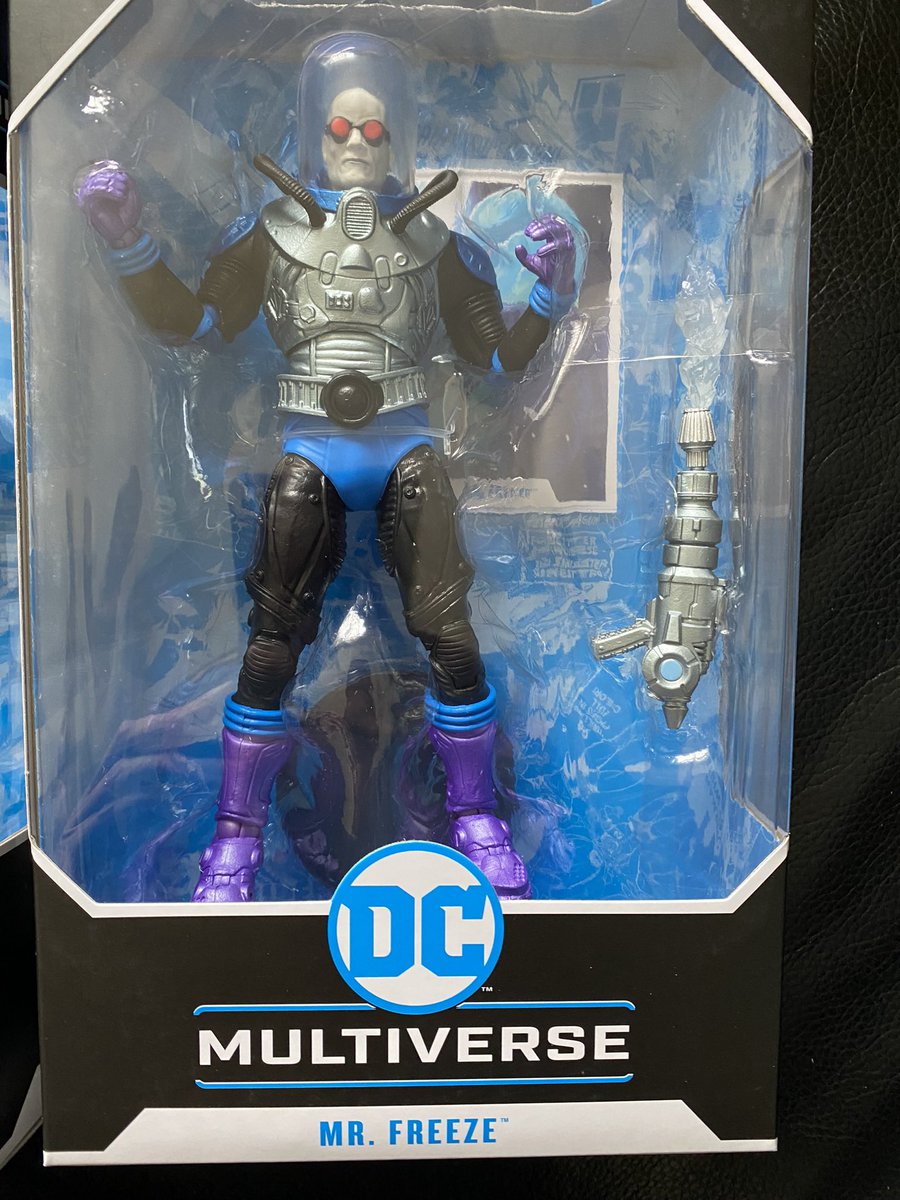 Iamzodkneel's tweet photo. Loving this new #MrFreeze figure from @mcfarlanetoys 😀🥶 It certainly has that #BatmanTAS vibe about it as those colours just PoP right outa the box #HeartOfIce 👏🏻👏🏻 … https://t.co/3jm3RAVYid