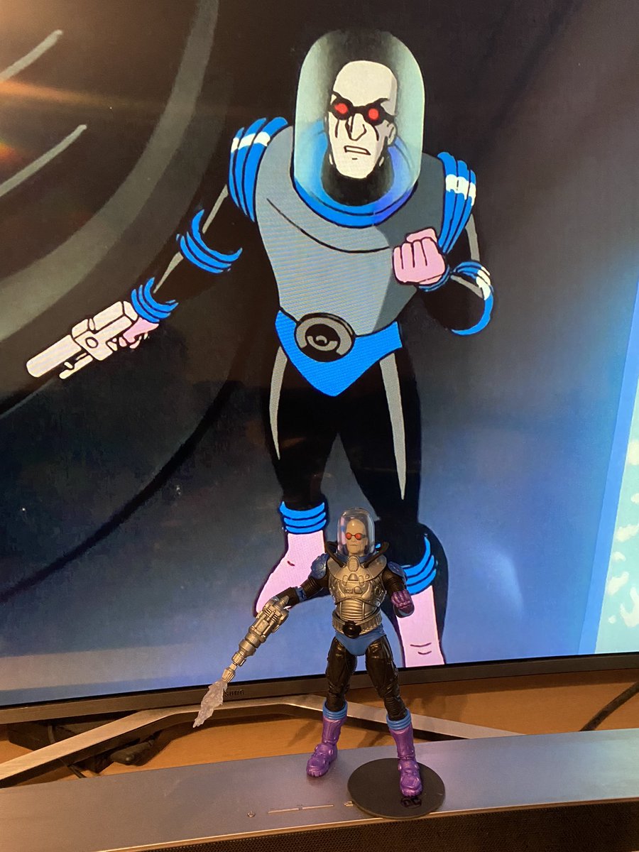 Iamzodkneel's tweet photo. Loving this new #MrFreeze figure from @mcfarlanetoys 😀🥶 It certainly has that #BatmanTAS vibe about it as those colours just PoP right outa the box #HeartOfIce 👏🏻👏🏻 … https://t.co/3jm3RAVYid