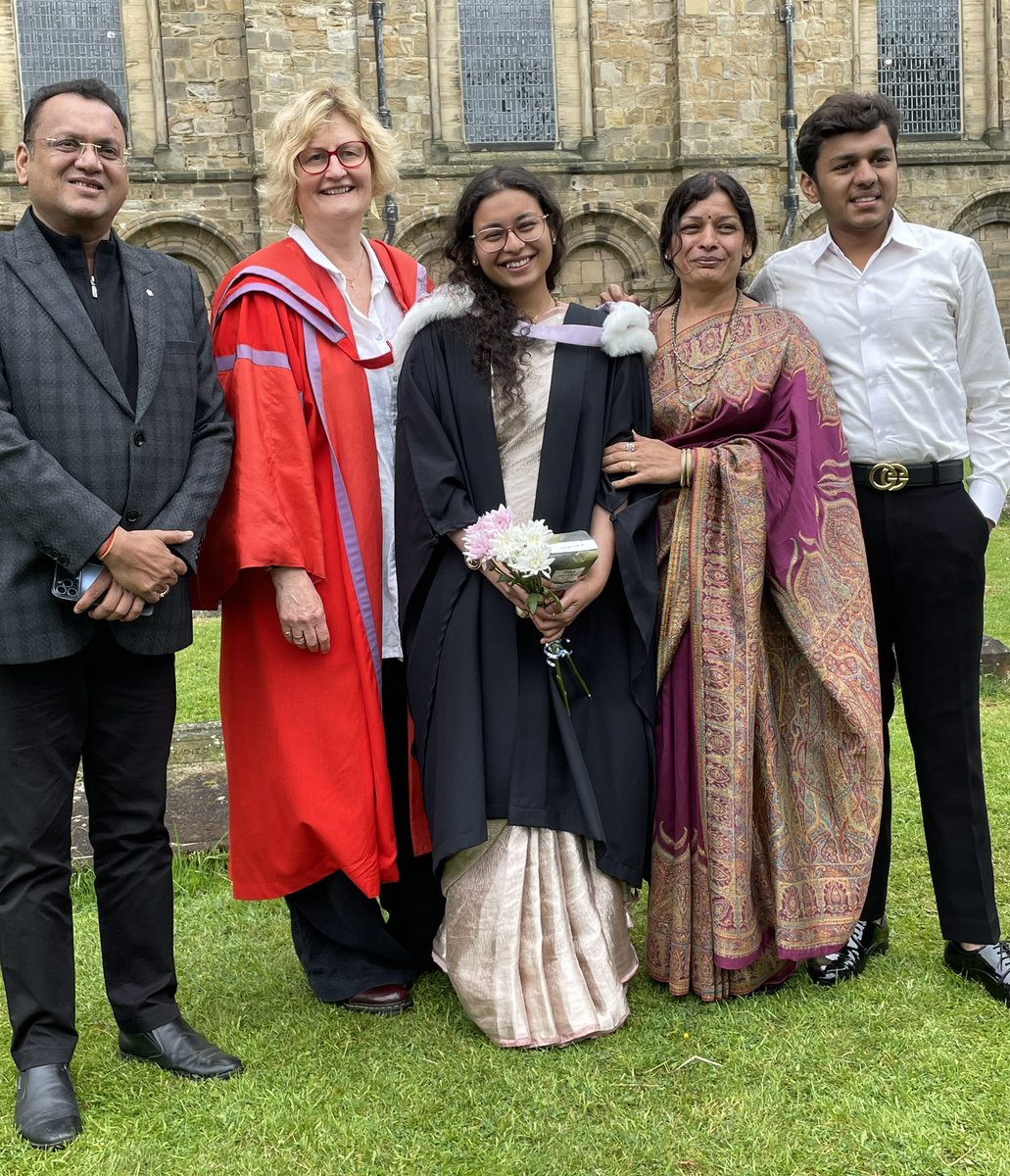 StChadsDurham's tweet photo. Another day of celebration our wonderful #Chadsgrads2024 @durham_uni graduations 👏💚🎓 https://t.co/FFFeEygeRz
