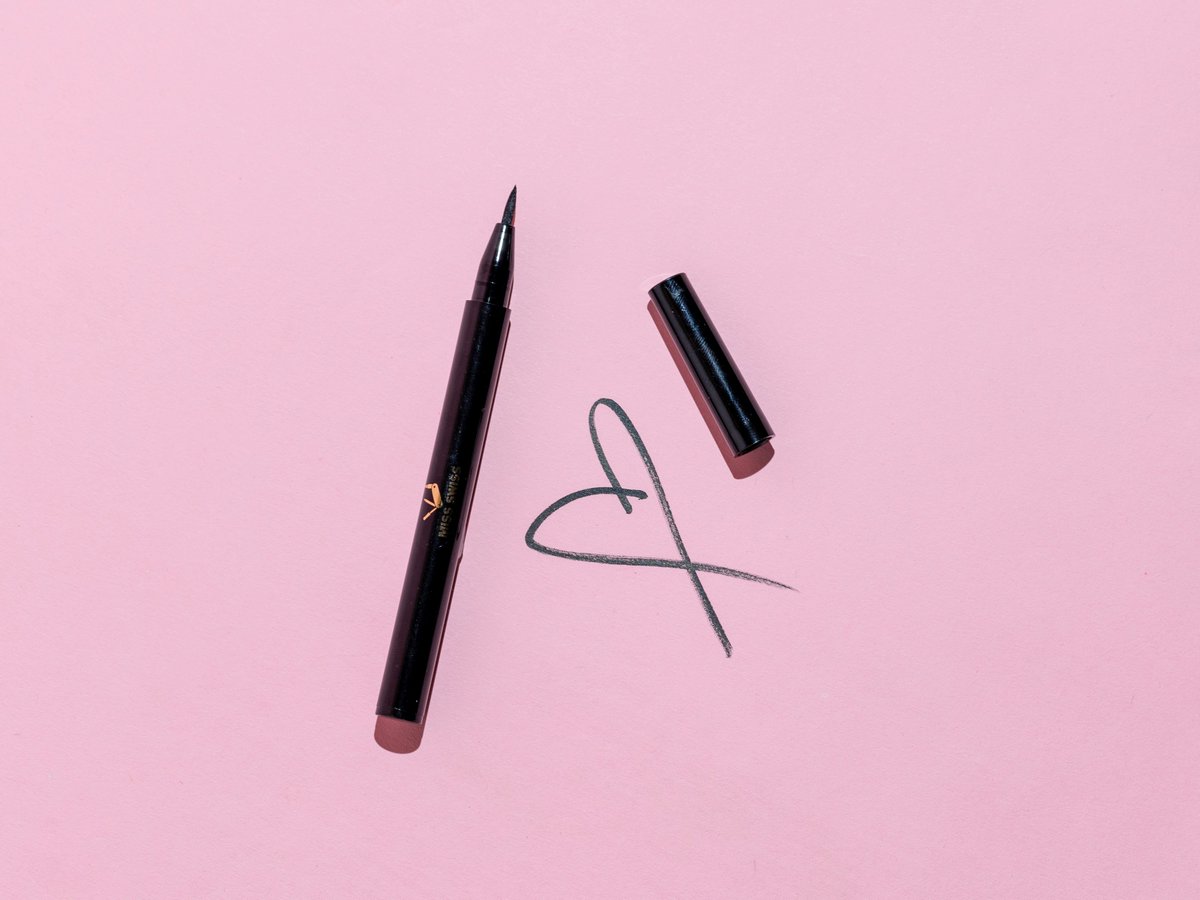 WobbleDaily's tweet image. Influencer Tinx’s Favorite Beauty Products Are Easy to Use, Even for Makeup Beginners. No one wants an overly complicated beauty routine. Even beginners can master makeup with Tinx's go-to products and helpful application tips. shorturl.at/85k4t #tinx #influencer #makeup