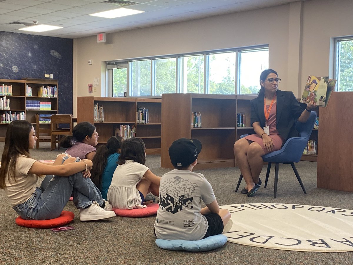 LPISDLibraries's tweet photo. Had a blast making pies at today’s Pop-Up Read Aloud with Principal Guerra! There’s still time. Don’t miss next week’s Read Aloud @CPECougars! #LeadersareReaders #ReadersareLeaders #LPReads https://t.co/PWVfOnEygx