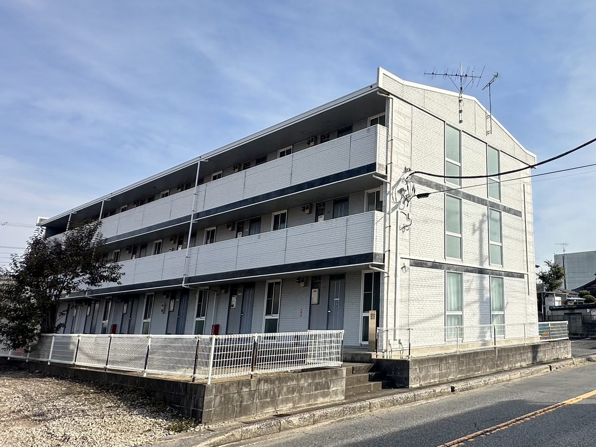 tama12180's tweet image. これ内緒なんですが。個人2億円と法人2億円なんと合計4億円の枠をもらえる『信用保証協会』の融資を知らない人多すぎです。❶各都道府県にある❷アパート購入可❸耐用年数切れでも最大15年ローン❹＋リフォーム代も組み込める、など内容も充実。詳しくは〇〇県信用保証協会、設備資金で今すぐ調べて。