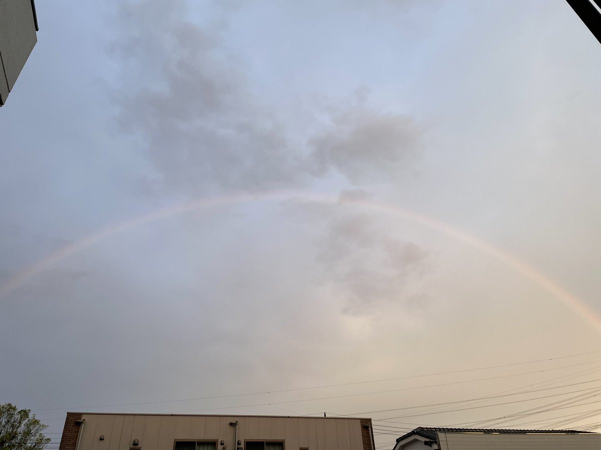 朝起きたら虹🌈出てました~w
良い事が、起こりますように…🙏
#虹