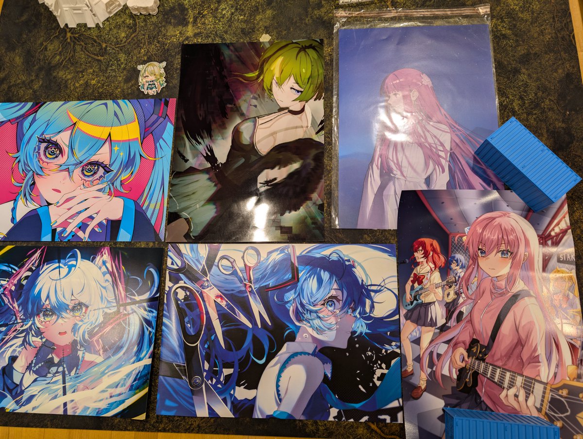 zapcore's tweet photo. The artworks I got at dokomi this year. Figuring out how many frames I need to buy and then I will update the wall. There should still be space if I rearange everything.
By the time I put everything up, I will try to figure out each creator name to tag... 
14xA3, 1xA2, 2xA5 https://t.co/AAxtHZy7Md