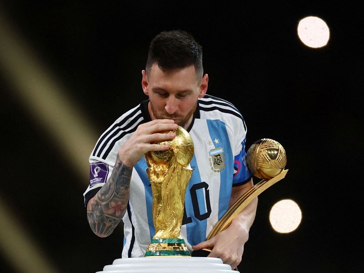 GxlDeFerminn's tweet photo. Messi en momentos decisivos // Cristiano en momentos decisivos https://t.co/SBLZgMHEP9