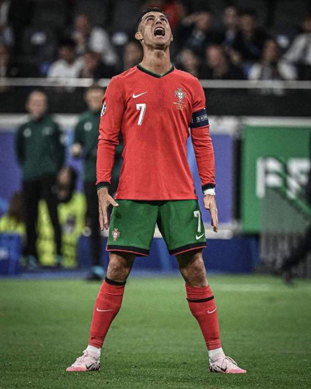 darkskin_ayo's tweet photo. @FabrizioRomano Real pain 

It’s hurt to see him this way 

He doesn’t deserve this 

He is still the Greatest of all time though https://t.co/UOaQJHhIgf