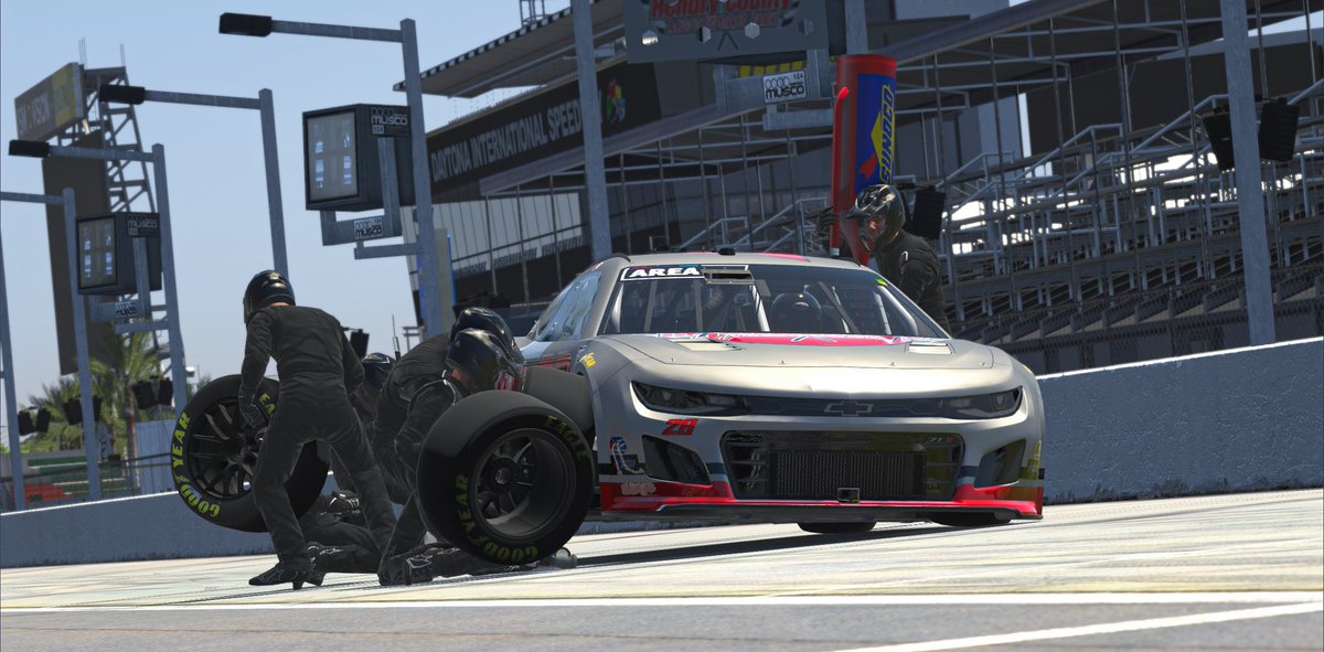 LOW$RACING tweet media