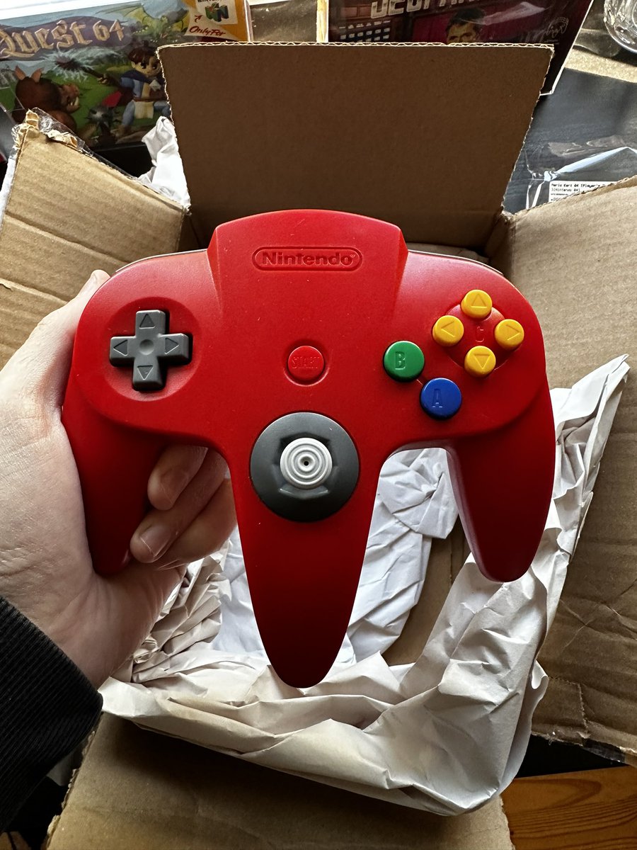 SchmalsNS's tweet image. S/O to @PeachyXDF and @BoomBoomGames85 for full filling my N64 request. Got Super Smash Bros and OEM Red controller
