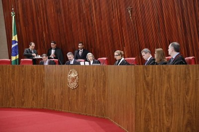 MPF_PGR's tweet photo. MP Eleitoral reforça compromisso na defesa da democracia em sessão de encerramento do semestre judiciário no TSE. 

Saiba mais: https://t.co/tp7X6XlmKf https://t.co/AakJQb8K3M