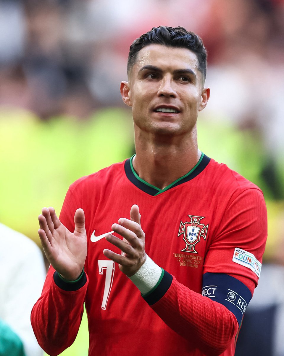realmilgrauu's tweet photo. VAMOOOOOOO CARAALHOOO!!

ESTAMOS FECHADOS PRA SEMPRE COM VOCÊ, CRISTIANO!!! https://t.co/e6TceWIXAE