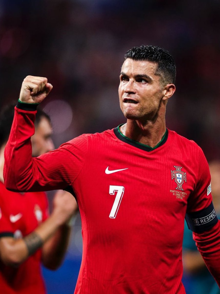 Piers Morgan (@piersmorgan) on Twitter photo Never doubt him.
There’s a reason he’s the greatest of all time. <a href="/Cristiano/">Cristiano Ronaldo</a> Never doubt him.
There’s a reason he’s the greatest of all time. <a href="/Cristiano/">Cristiano Ronaldo</a>