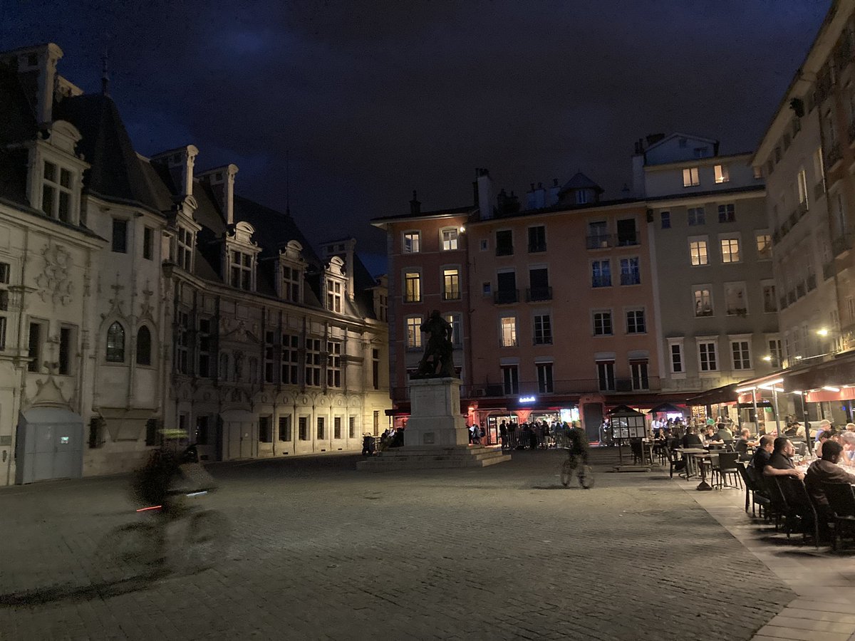 AFSP (@afspinfos) on Twitter photo #CongrèsAFSP2024 H-9 ! 🌃
Tout est prêt, on vous retrouve sur place à <a href="/SciencesPo38/">Sciences Po Grenoble - UGA</a> <a href="/PACTE_grenoble/">Laboratoire Pacte</a> ou via ce hashtag collaboratif dès 9h ce 2 juillet.
900 « Politistes dans la Cité », ça va cogiter fort pendant 3 jours à Grenoble 👌🏻
#sciencepolitique #ESR #SHS #CongrèsAFSP2024 H-9 ! 🌃
Tout est prêt, on vous retrouve sur place à <a href="/SciencesPo38/">Sciences Po Grenoble - UGA</a> <a href="/PACTE_grenoble/">Laboratoire Pacte</a> ou via ce hashtag collaboratif dès 9h ce 2 juillet.
900 « Politistes dans la Cité », ça va cogiter fort pendant 3 jours à Grenoble 👌🏻
#sciencepolitique #ESR #SHS