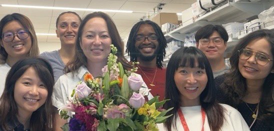 LabTaia's tweet image. Tenure Day 🎊! I am incredibly grateful to all the Wang lab members who form a thoughtful, dynamic, and motivating team. Time to celebrate!