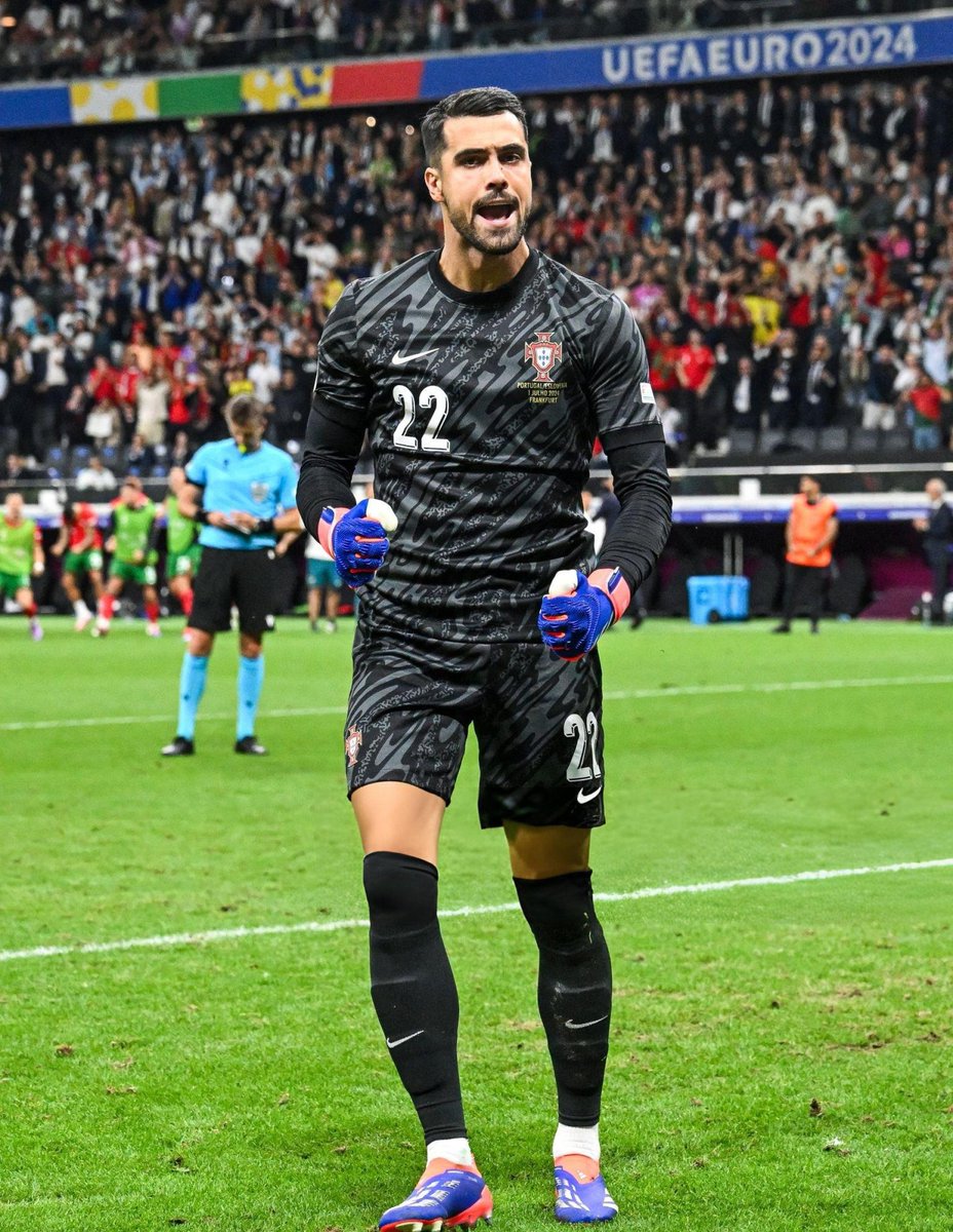 "Anda b̶a̶t̶e̶r̶ defender, tu b̶a̶t̶e̶s̶ defendes bem!" 💙