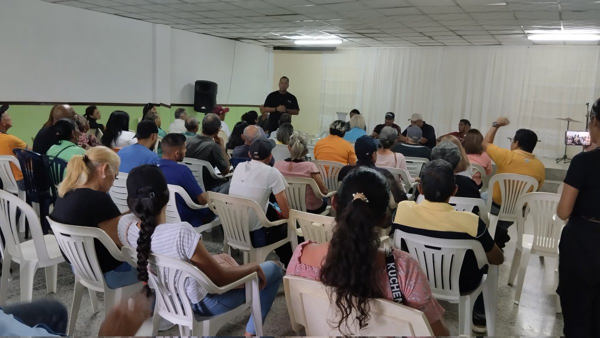 #01JUL | Reunión del comité ejecutivo Maturin ampliando con presencia de miembros del CES.
Unidos con organizacion para alcanzar la victoria este 28 de Julio.
¡Vamos todos con Edmundo González!
#AdecosConEdmundo