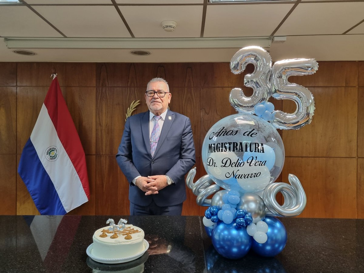 robertoperezpy's tweet photo. ⚖️35 años como magistrado 

@DrDelioVera  "el 28 de junio, hace 35 años, abracé esta carrera, fui hasta la Circunscripción Judicial de Amambay, estuve 7 años ahí". https://t.co/H9SOzhLdzF