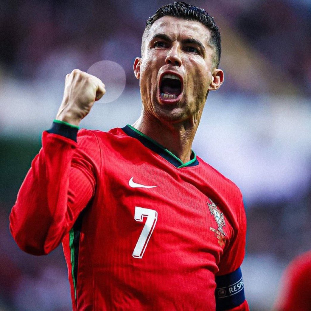 smsthee's tweet photo. اسطوره

 #البرتغال_سلوفينيا https://t.co/ZQs9AHPgZe