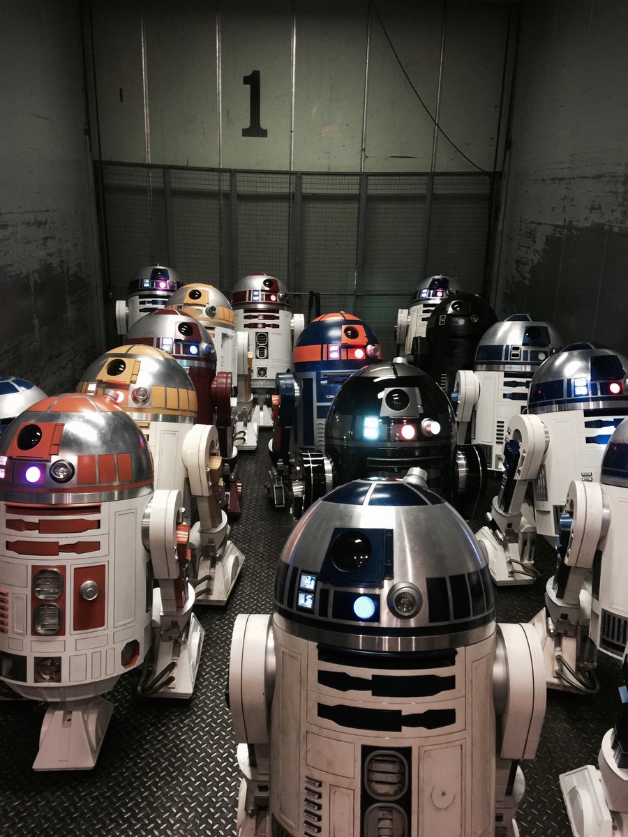 droidR2A2's tweet photo. @SW_Celebration The droid elevator at Anaheim 2015 https://t.co/SkEyVfwEA0