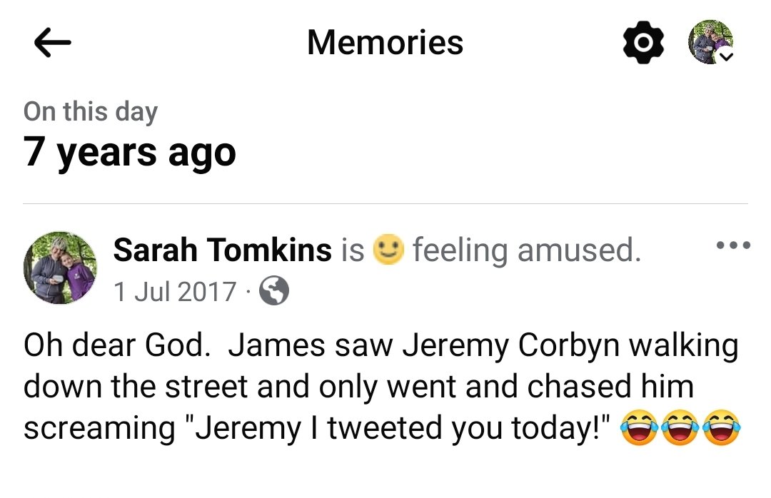 CH0C0H0LIC's tweet image. 7yr ago, James dressed as Theresa May's magic money tree marching alongside the teachers &amp;amp; chasing @jeremycorbyn down the street to get a hello!
Then 6yr ago marching for the NHS for the #NHS70 birthday &amp;amp; being interviewed by the Mirror newspaper. Also got to meet Jeremy again 🌹
