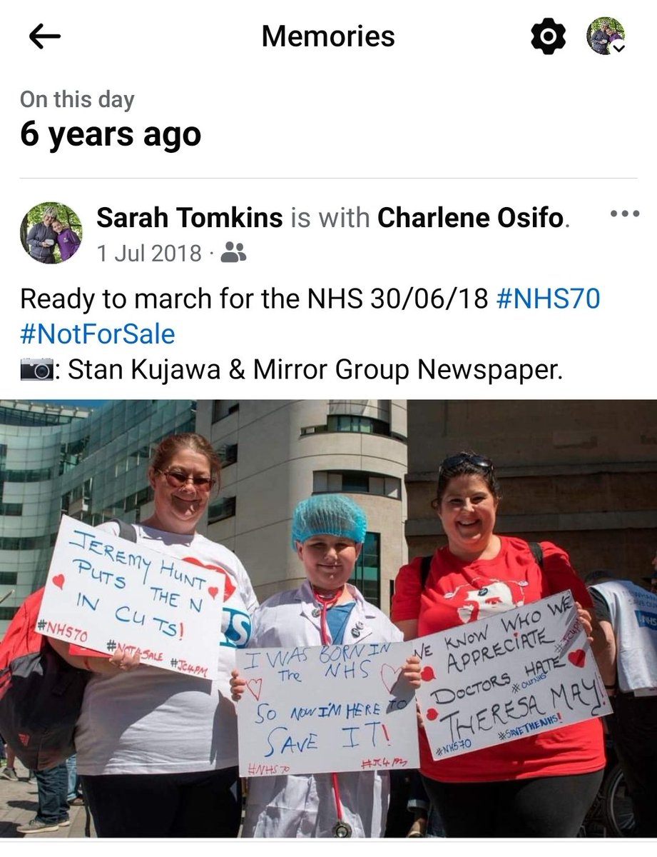 CH0C0H0LIC's tweet image. 7yr ago, James dressed as Theresa May's magic money tree marching alongside the teachers &amp;amp; chasing @jeremycorbyn down the street to get a hello!
Then 6yr ago marching for the NHS for the #NHS70 birthday &amp;amp; being interviewed by the Mirror newspaper. Also got to meet Jeremy again 🌹