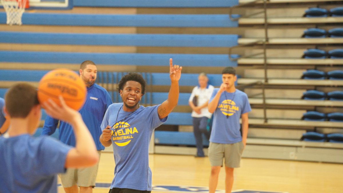 JavelinaMBB's tweet photo. Day one of our skills camp is in the 📚, see everyone tomorrow!

#LosHogs🐗 https://t.co/boXHi1N6kH