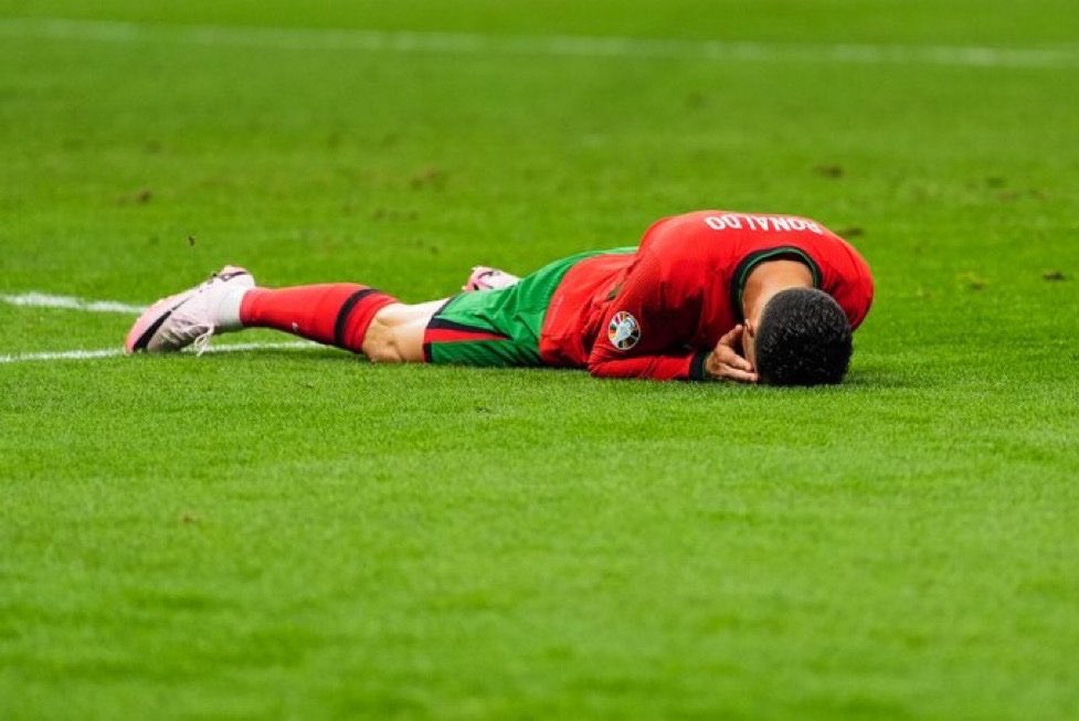 _ExtraTime_'s tweet photo. But for Diogo Ronaldo🇵🇹 nearly Cost(a) quarter final spot for Portugal
#EURO2024
#PORSLV https://t.co/mVFJMUNjZ8