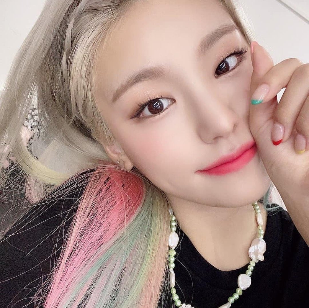 I’m a #su͝𝕡ᥱɾ𓈒࣪𔘓ཻུᥣᥲɗy y yo no me perdería el #Ꮐ𝑖𝕕ᥣᥱ𐀶᭄ུ𓈒࣪道前 por el cual he esperado muchísimo tiempo, como buena fan de @gdletw ya tengo mi LS listo para darles mucho apoyo 

🗝️̸̷ ִ ׄ  ˒˒ #𝑖zas𝑘un pֹoᧉmִs ⑅