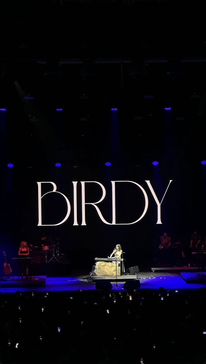 <a href="/birdy/">Birdy</a> hoy se presentó en <a href="/nochesbotanico/">Noches del Botánico</a> en Madrid 🇪🇸