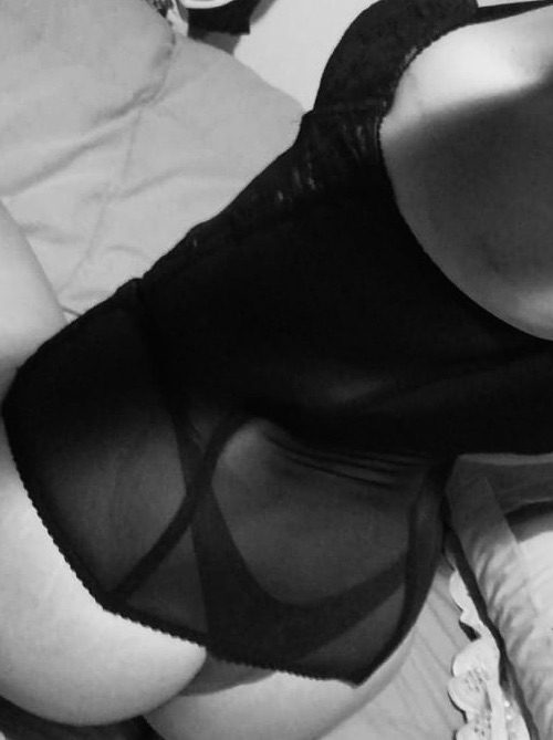 vanessapeluq's tweet photo. a dormir solita 😘 #sexy #sensual #cama #lenceria #babydoll #transparencia #culo #poto #pompas #caderas #muslos #piernas #piernotas #entrepierna #pijama #humeda https://t.co/NavO7AHZmB