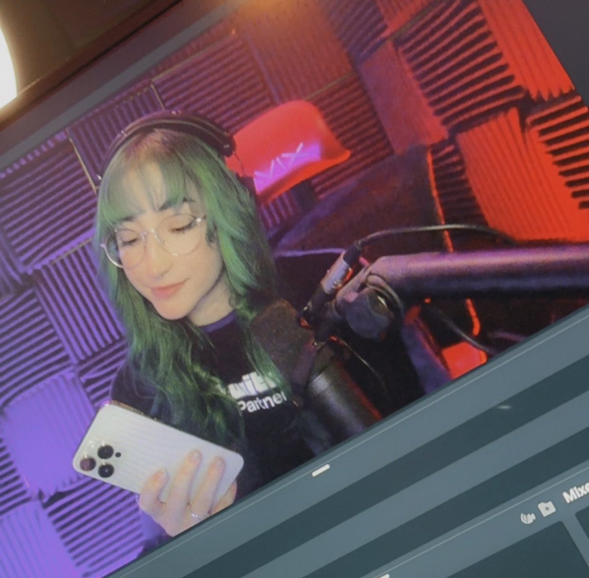 WE YAPPIN FOR A LIL BIT!! BORROWING NATTATHAN’S SETUP! COME HANG OUT AND HAVE YOUR IMMERSION DESTROYED!!! 😈

TTV/TruckChan