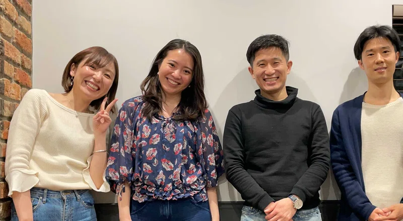 shoji_hq's tweet photo. HQ人事責任者に古田萌子（創業メンバー）が就任！

Day 1から共に超泥臭く事業を立ち上げてきた功労者が人事をリードしてくれるのは感慨深い。。
（写真は初出社時と倉庫作業時のもの。3年前なのに皆若い。）

そんな古田ですが、今週のIVSにHQとして初参戦するそう！　宜しくお願いします！

↓詳細
