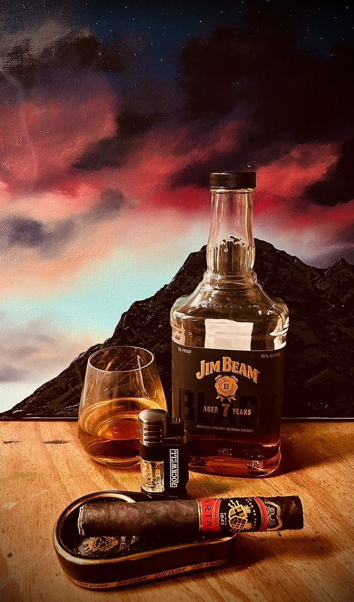 AnnapolisAsh's tweet photo. One more round! Jim Beam Black Aged 7 Years, and a Partagas Black Label. #jimbeam #jimbeamblack #partagascigars #partagasblacklabel #cigarsandbourbon #annapolisashtalk #cigarsdailynation #staysmokey @JimBeam @partagas https://t.co/whdsQgEyqS