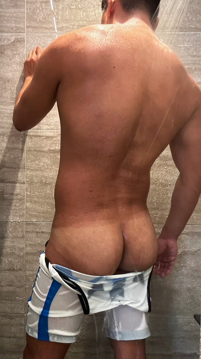cocktrainee's tweet photo. 角力壯熊再出場 - Part 3

熱到爆汗
衫都唔除直接沖水解溫
件野濕左更貼身
愈沖愈horny 🤤

9k感謝圖～謝謝大家～
J 得落嘅，幫手retweet 呀🥹

#小肉壯 https://t.co/wuVNLBbjRF