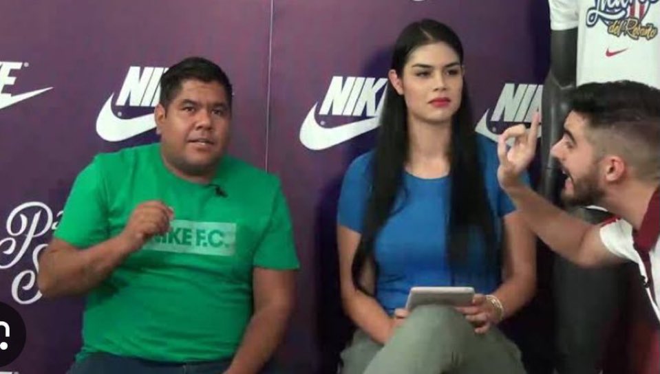 DonJustino_'s tweet image. LA BALEARON en HUIXQUILUCAN
 
Este tipo le disparó la noche del sábado a Paola Salcedo, hermana del jugador de CruzAzul.

La llevaron grave a un hospital.
Ahí murió alrededor de las 9:00.
FiscaliaEdomex ya busca al responsable.

Detalles a las 6 en #C4EnAlerta