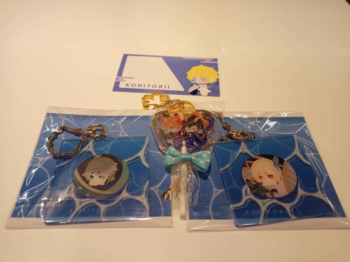 niemingjue's tweet photo. @kohitorii Your merch ideas are so cool! I rlly love how they are presented esp the ocean(?) ones. https://t.co/GYXCoc77c0