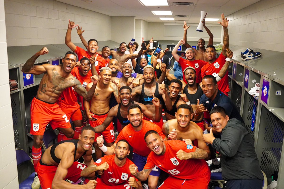 fepafut's tweet image. ¡CLASIFICADOS 💪🏾!

Hicimos HISTORIA!!!

La selección #PanamáMayor 🇵🇦 celebra en Orlando y avanza a los cuartos de final de la @CopaAmerica 🏆.

Gózalo PANAMÁÁÁÁÁ!!!!!!!!!!!!

#TodosSomosPanamá 🙌🏽