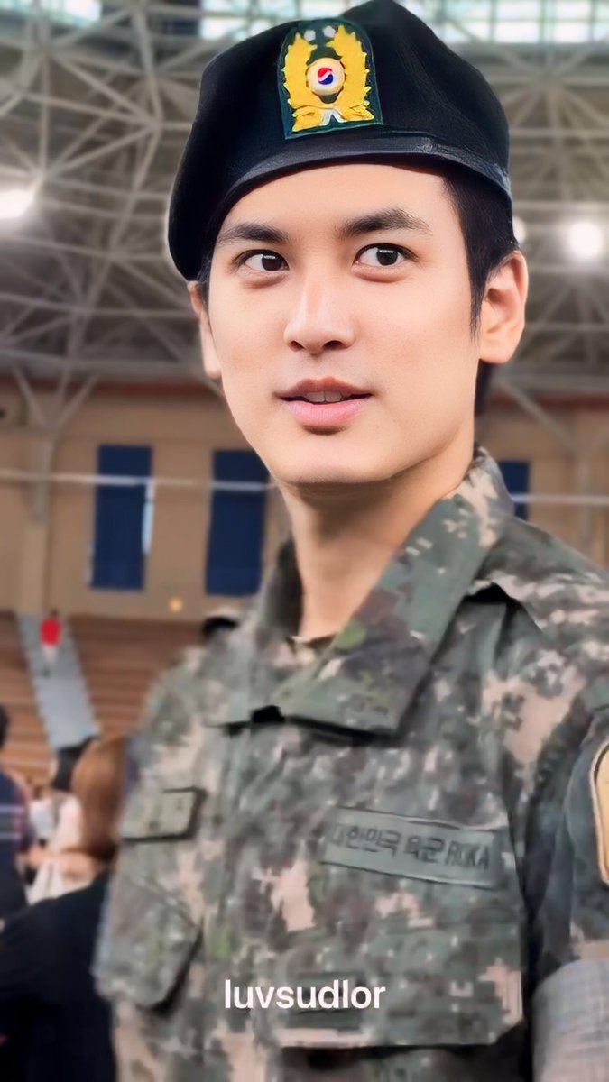 gwaenchanw000's tweet photo. #CHANWOO SOLDIER CORE 🪖⭐️💪🏻 https://t.co/RxwCuie3HL