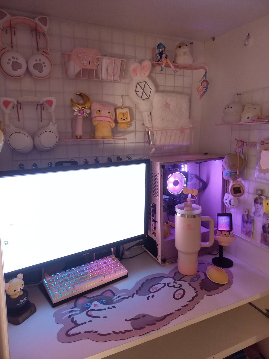 tubameias's tweet photo. finalmente chegou a hora das meninas nerdolas brilharem https://t.co/xZsqCUsg5v