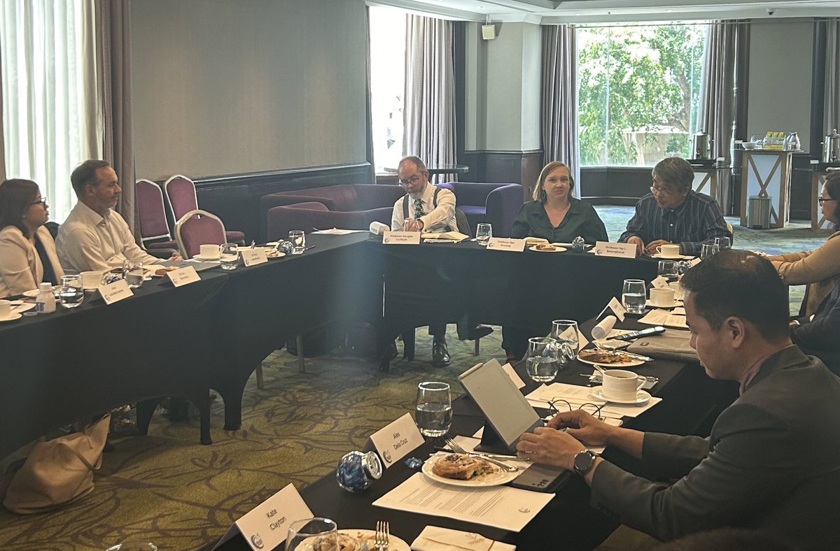 BlueSecProgram's tweet photo. We’re in Manila this week for our early career researcher workshop on International Law. First off, key issues in international law with @djag2 and @JayBatongbacal https://t.co/tInEUR9qg4