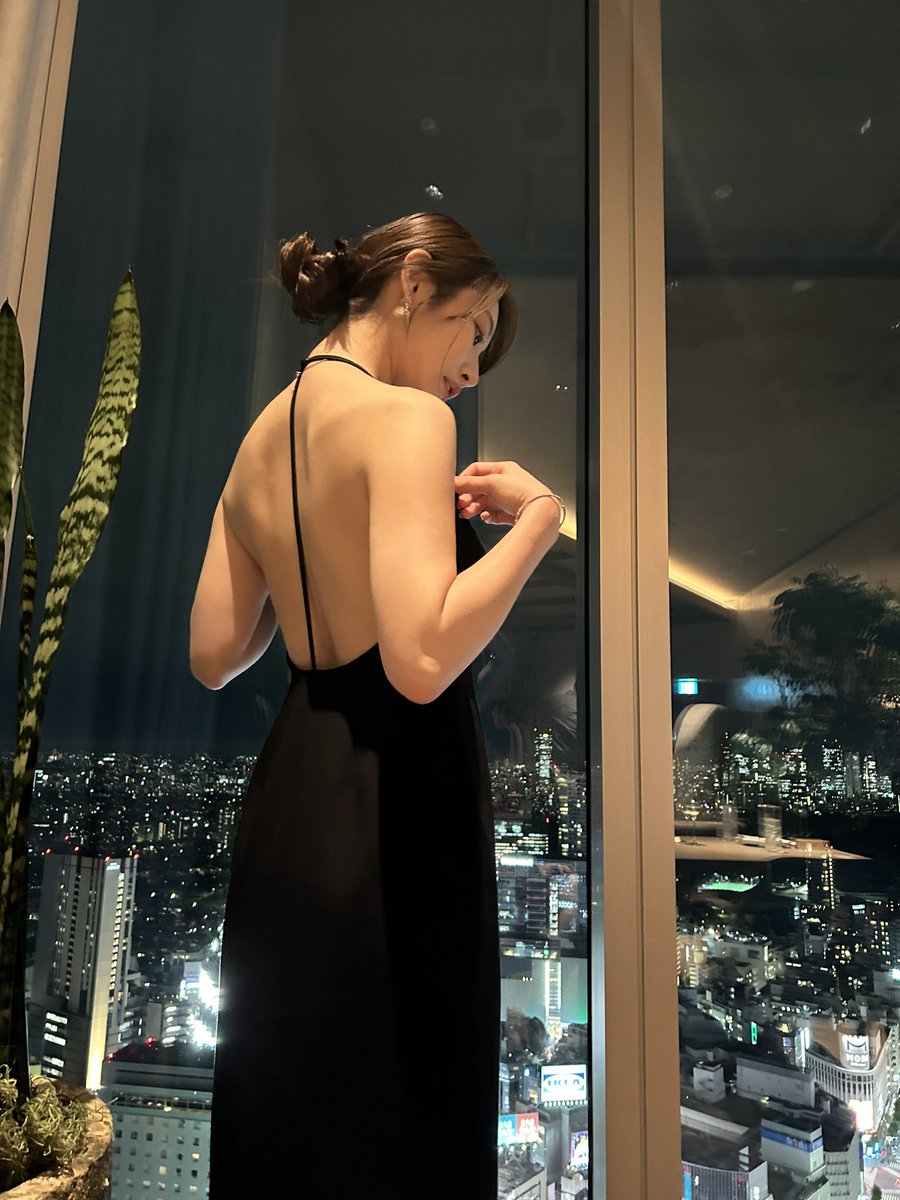 Xにプライベート載せないけど
昨日のことはちょこっとだけ🌿

お気に入りのワンピースを着て
素敵なイベントに参加しました🌃

プレミアムファンクラブイベント
ここでやるかもです...♡ https://t.co/mkDeEJQ781