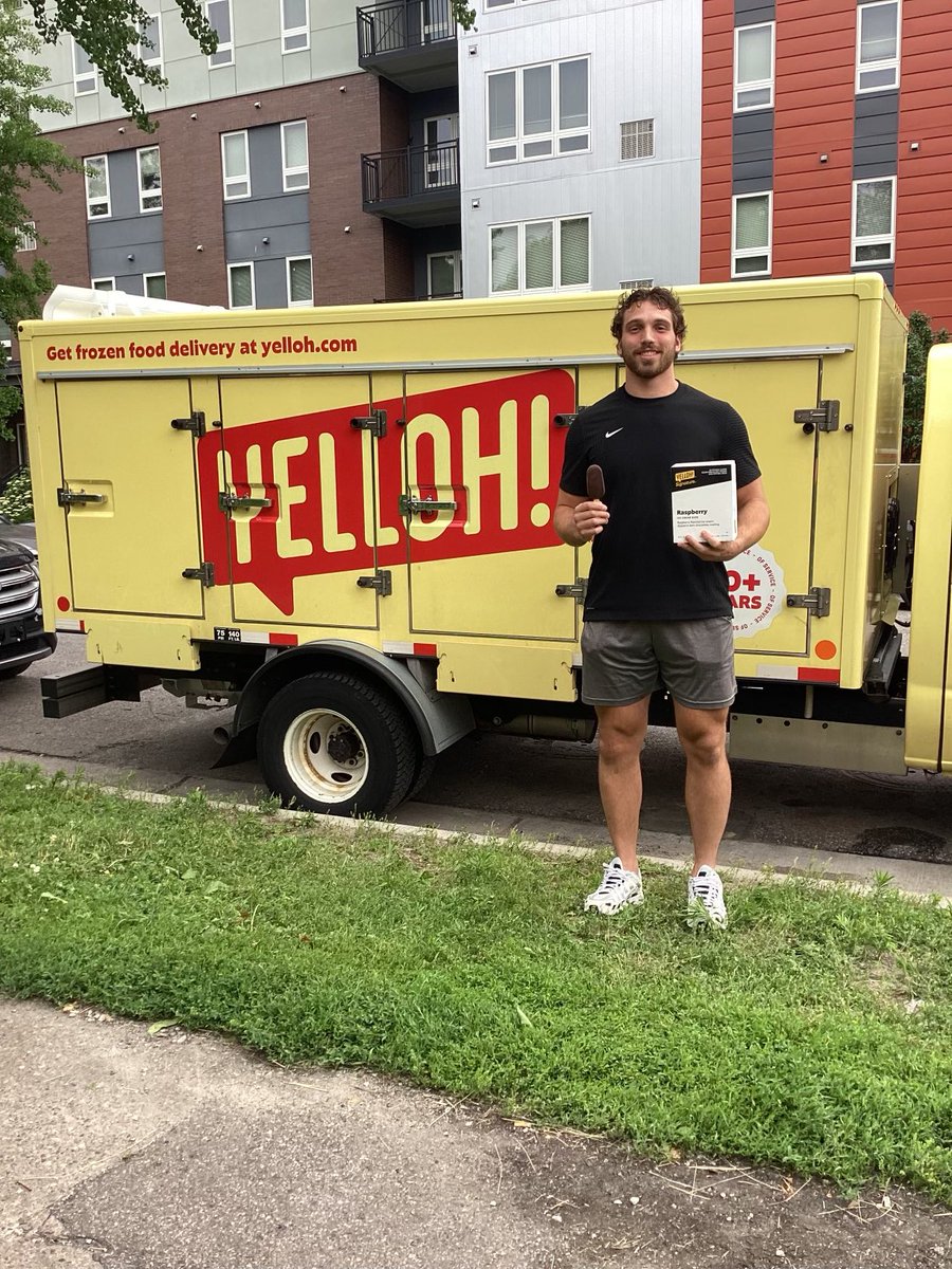 Gopher fans, @Yelloh_delivery has partnered with <a href="/DTAthletes/">DinkytownAthletes</a> to create the "DINKYTOWN ATHLETES BUNDLE". Get a variety of great food and treats delivered right to your door!🍦🍪 Support your favorite Minnesota Athletes with this link - yelloh.com/dinkytown PROMO CODE - DKTN10