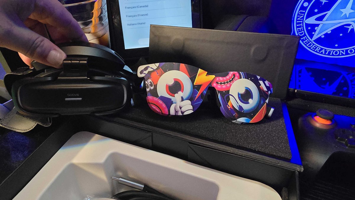 vrgamerdude's tweet photo. WOW.. Look at how damn small these #Goovis personal video viewers are getting... Now just Imagine how cool it will be once #VR headsets are all this compact! 😱🤯 []-) https://t.co/oPFmswchcs