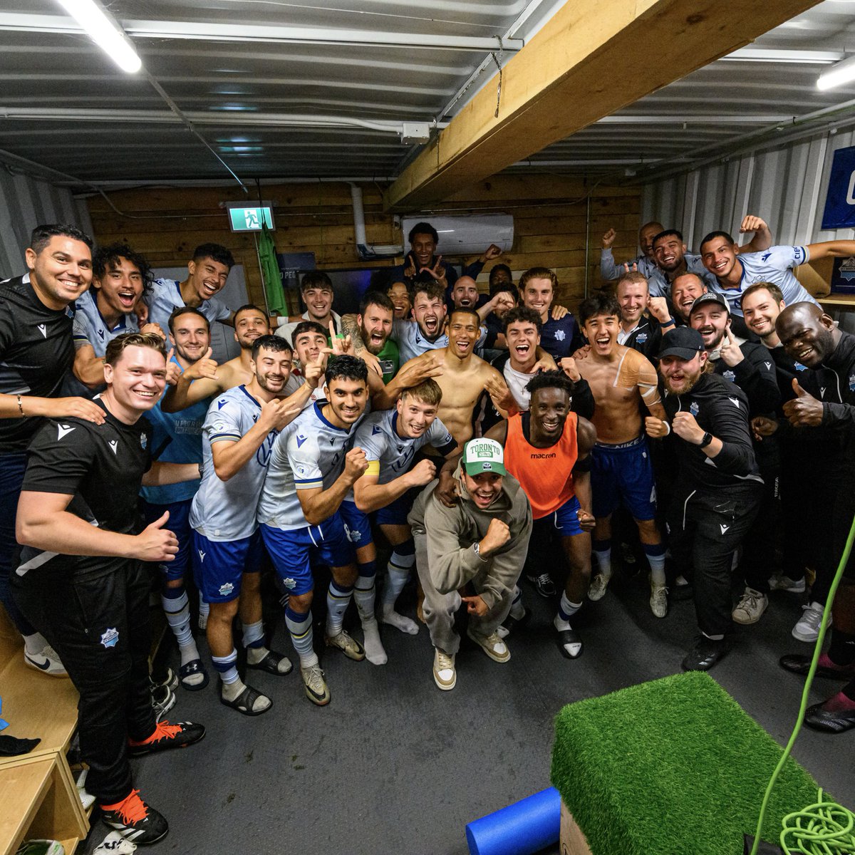 ⚓️ That winning feeling 😃 

#TogetherFromAways #COYW