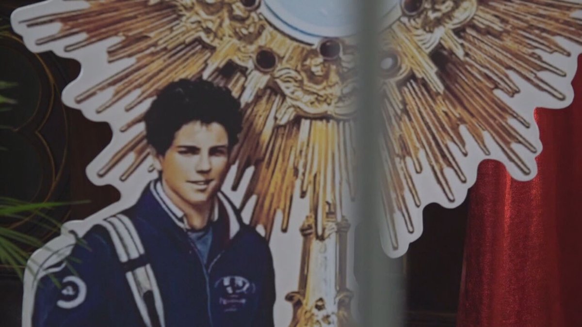 News4SA's tweet photo. ⛪ TEEN GIVEN SAINTHOOD
FULL STORY --> https://t.co/TCTXThTbV4
Pope Francis has approved sainthood for a teenager who died of Leukemia in 2006. He used his computing skills to spread awareness of the Catholic faith. https://t.co/DQHny1Q75u