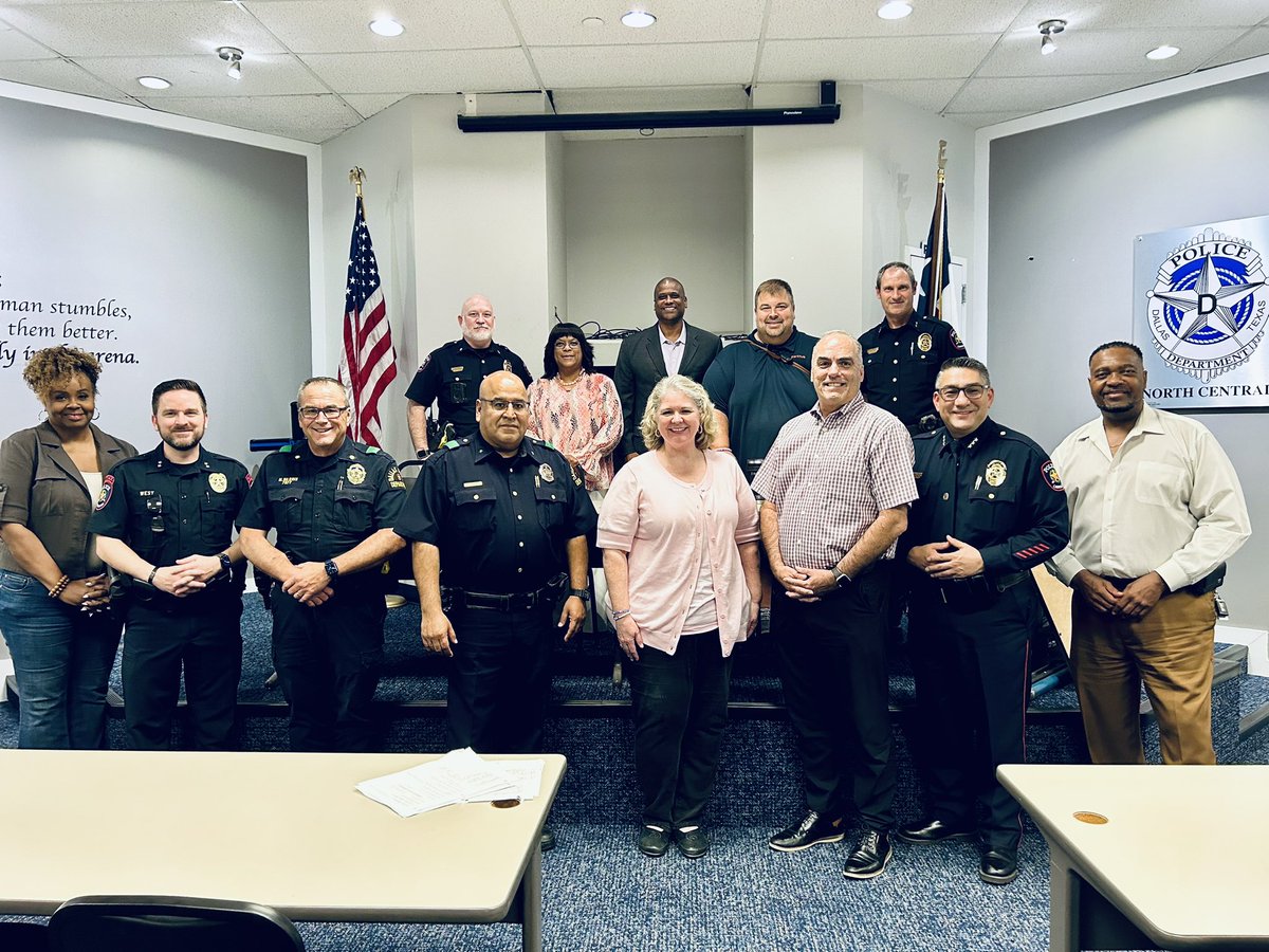 caraathome's tweet photo. Great meeting - Collaboration works! Thank you for your partnership in addressing crime, homelessness, and community development along the Dallas-Carrollton border in #D12! 
@CarrolltonTX @SteveBabick @ChiefArredondo @DallasPD @DallasParkRec @laneconner @dallascitycode @CityOfDallas