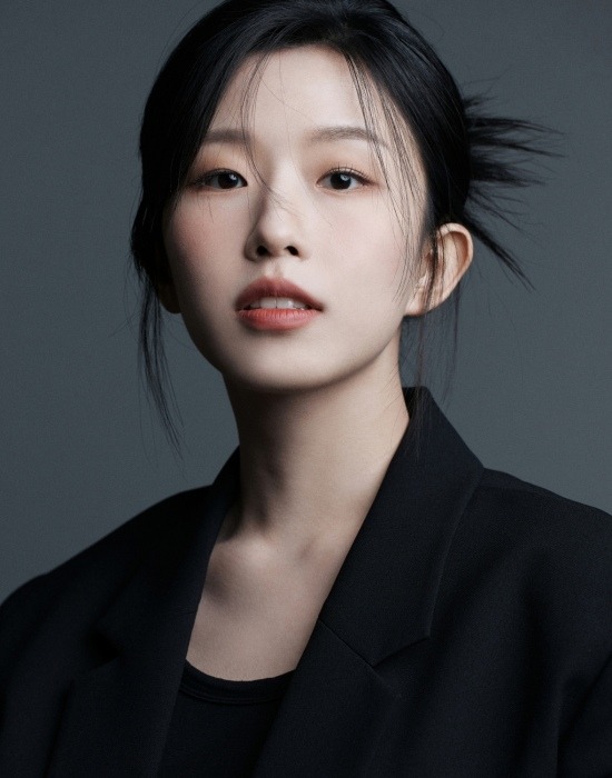 KDramaHandle's tweet photo. #YoonGaYi confirmed cast in SBS drama #Acquaintances (#BetweenGreetings). She plays Na Gyu-rim, a capable consultant at #HanJiMin's headhunting company.
Broadcast in 2024. #LeeJoonHyuk #KimDoHoon #KimYoonHye https://t.co/wivz7n8Ivq